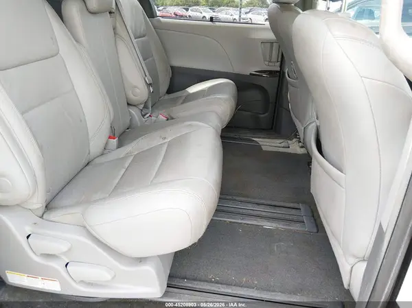 5TDYZ3DC9JS908976 2018 TOYOTA SIENNA - Image 8