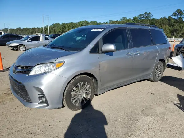 5TDYZ3DC9JS914485 2018 TOYOTA SIENNA - Image 1