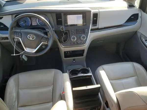 5TDYZ3DC9JS914499 2018 TOYOTA SIENNA - Image 8
