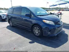 5TDYZ3DC9JS920836 2018 TOYOTA SIENNA