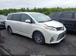 5TDYZ3DC9JS921422 2018 TOYOTA SIENNA