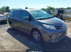 5TDYZ3DC9JS921680 2018 TOYOTA SIENNA