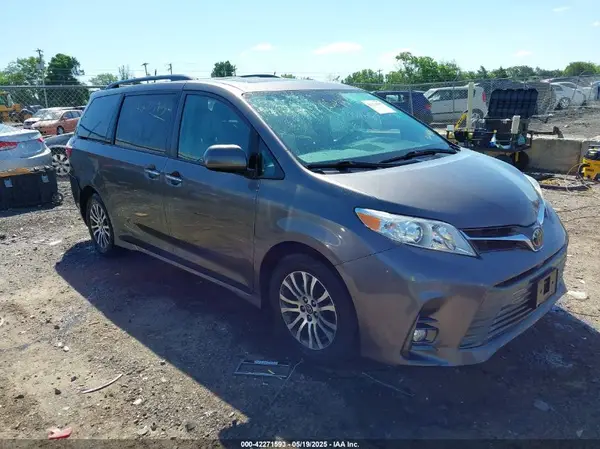 5TDYZ3DC9JS921680 2018 TOYOTA SIENNA - Image 1