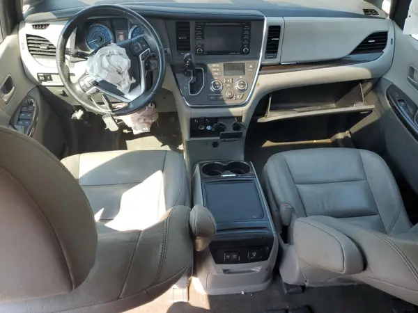 5TDYZ3DC9JS924854 2018 TOYOTA SIENNA - Image 8