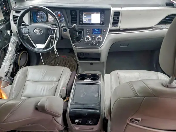 5TDYZ3DC9JS929083 2018 TOYOTA SIENNA - Image 8