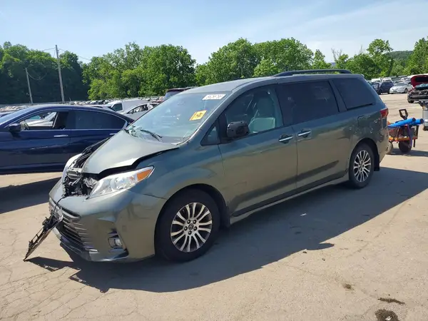 5TDYZ3DC9JS945428 2018 TOYOTA SIENNA - Image 1