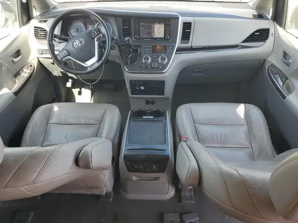 5TDYZ3DC9JS959328 2018 TOYOTA SIENNA - Image 8