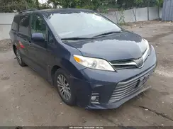 5TDYZ3DC9JS960141 2018 TOYOTA SIENNA