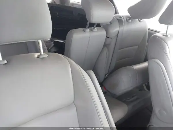 5TDYZ3DC9JS961709 2018 TOYOTA SIENNA - Image 8