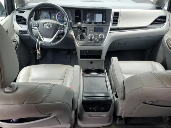 5TDYZ3DC9KS006166 2019 TOYOTA SIENNA - Image 8