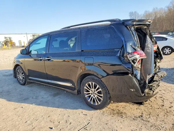 5TDYZ3DC9KS014400 2019 TOYOTA SIENNA - Image 2