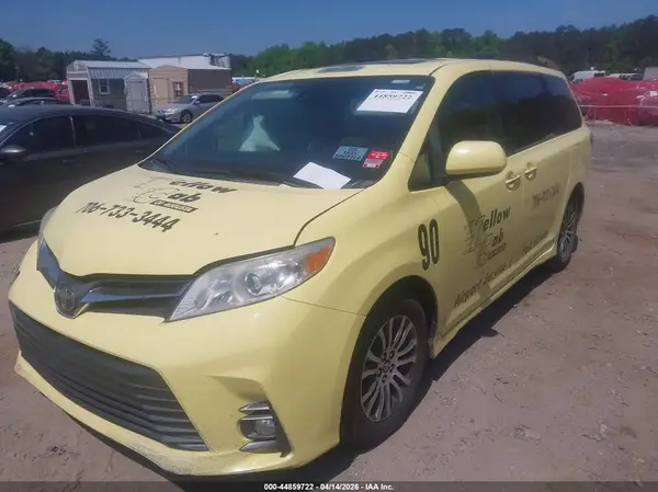 5TDYZ3DC9KS019211 2019 TOYOTA SIENNA - Image 2