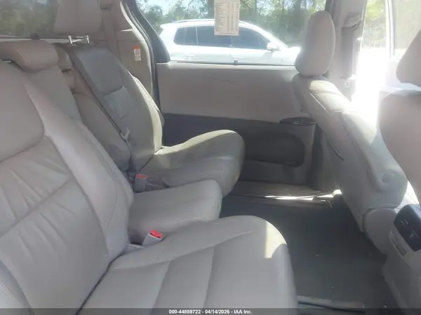 5TDYZ3DC9KS019211 2019 TOYOTA SIENNA - Image 8