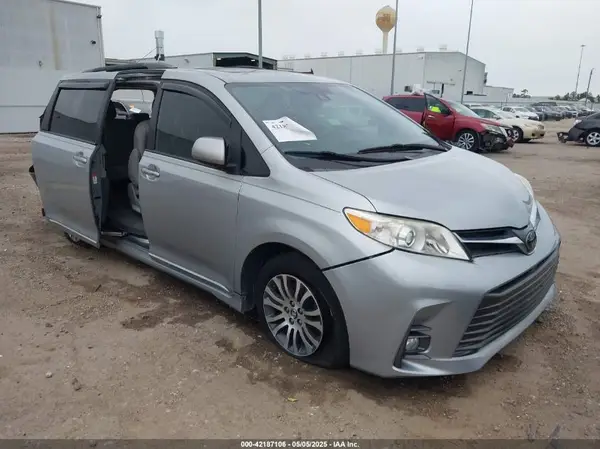 5TDYZ3DC9KS966104 2019 TOYOTA SIENNA - Image 1