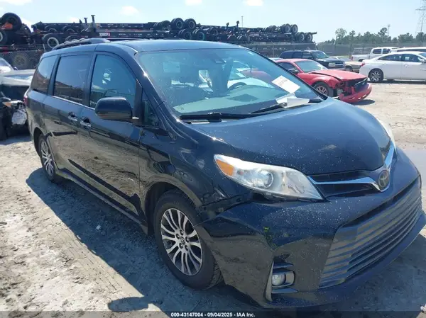5TDYZ3DC9KS975160 2019 TOYOTA SIENNA - Image 1