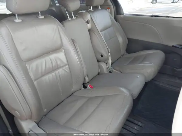 5TDYZ3DC9KS975871 2019 TOYOTA SIENNA - Image 8