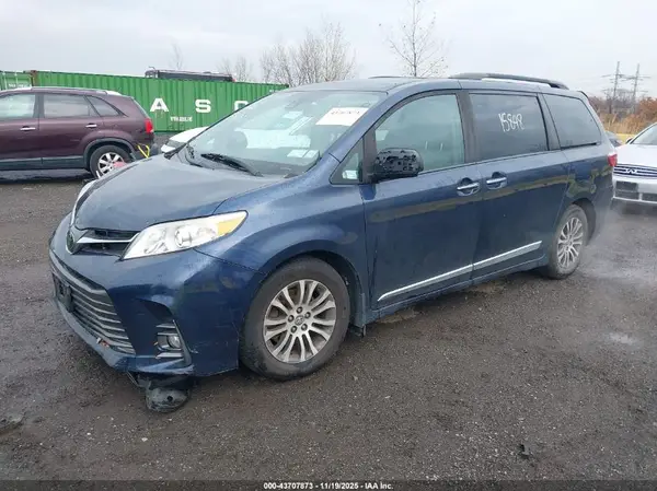 5TDYZ3DC9KS986613 2019 TOYOTA SIENNA - Image 2