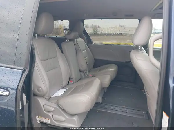 5TDYZ3DC9KS986613 2019 TOYOTA SIENNA - Image 8