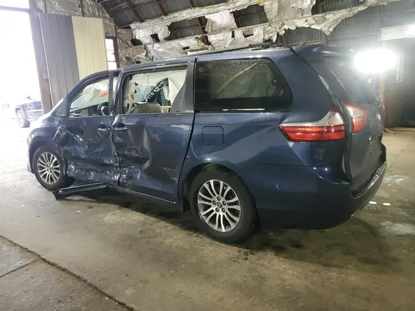 5TDYZ3DC9KS988314 2019 TOYOTA SIENNA - Image 2