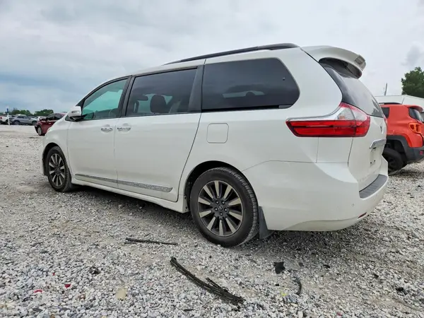 5TDYZ3DC9KS989611 2019 TOYOTA SIENNA - Image 2