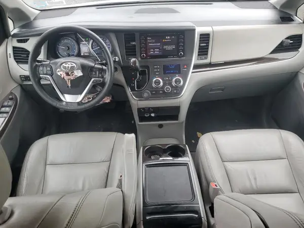 5TDYZ3DC9KS990029 2019 TOYOTA SIENNA - Image 8