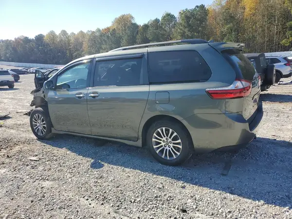5TDYZ3DC9KS990628 2019 TOYOTA SIENNA - Image 2