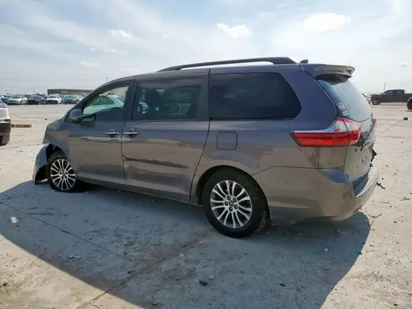 5TDYZ3DC9KS995084 2019 TOYOTA SIENNA - Image 2