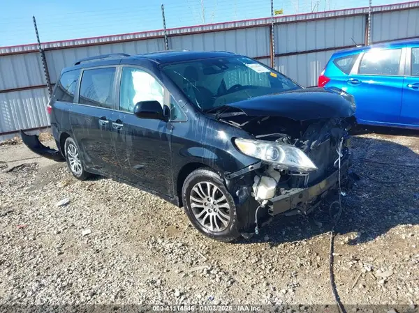 5TDYZ3DC9KS995408 2019 TOYOTA SIENNA - Image 1