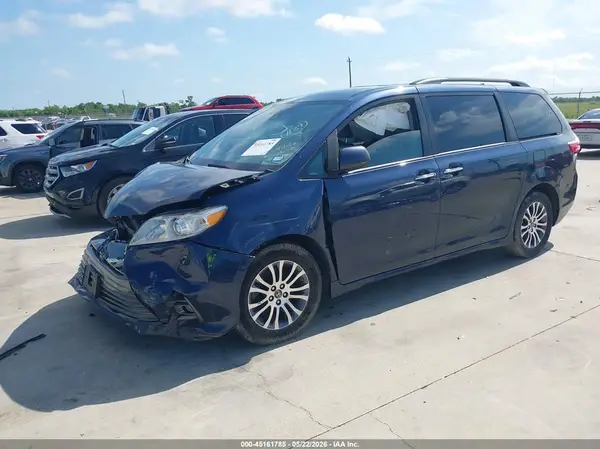 5TDYZ3DC9LS021560 2020 TOYOTA SIENNA - Image 2