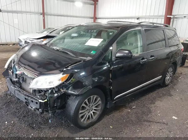 5TDYZ3DC9LS021669 2020 TOYOTA SIENNA - Image 2