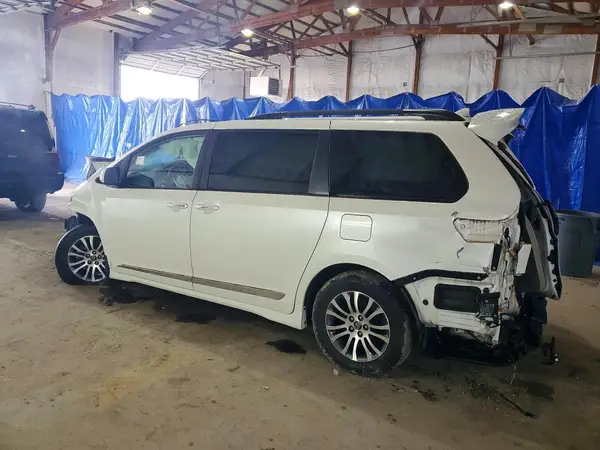 5TDYZ3DC9LS034728 2020 TOYOTA SIENNA - Image 2