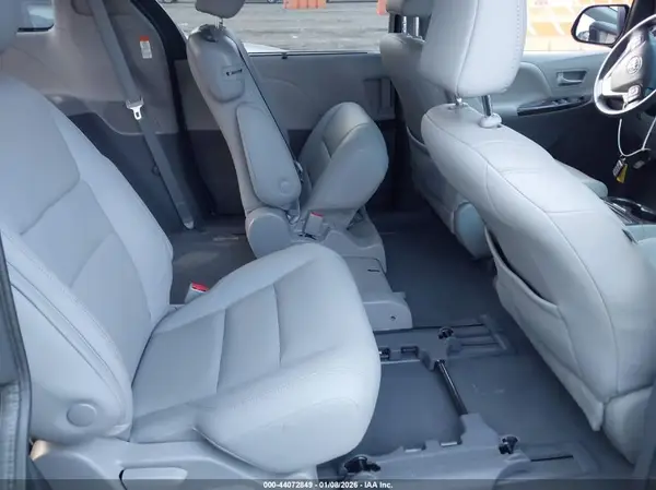 5TDYZ3DC9LS036852 2020 TOYOTA SIENNA - Image 8