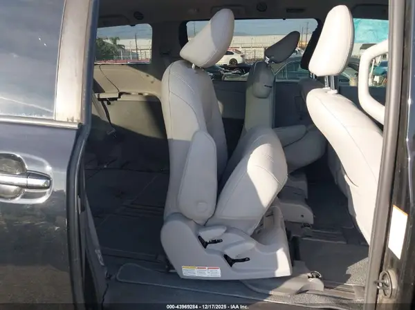 5TDYZ3DC9LS039976 2020 TOYOTA SIENNA - Image 8