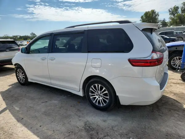 5TDYZ3DC9LS042036 2020 TOYOTA SIENNA - Image 2