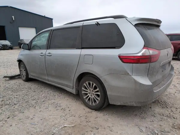5TDYZ3DC9LS043509 2020 TOYOTA SIENNA - Image 2