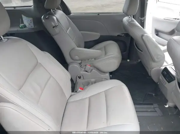 5TDYZ3DC9LS047446 2020 TOYOTA SIENNA - Image 8