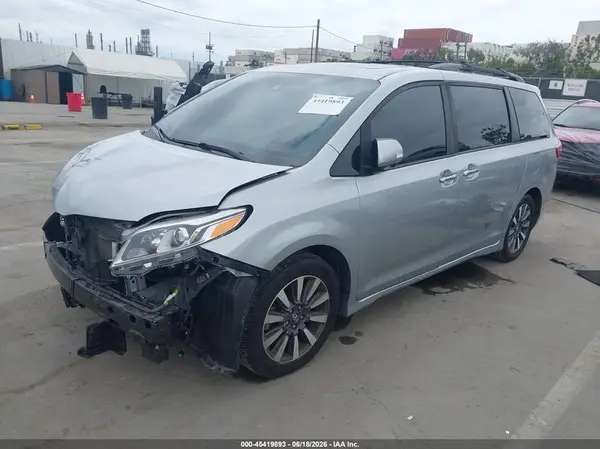 5TDYZ3DC9LS048984 2020 TOYOTA SIENNA - Image 2