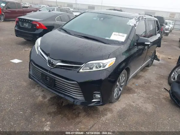 5TDYZ3DC9LS061234 2020 TOYOTA SIENNA - Image 2