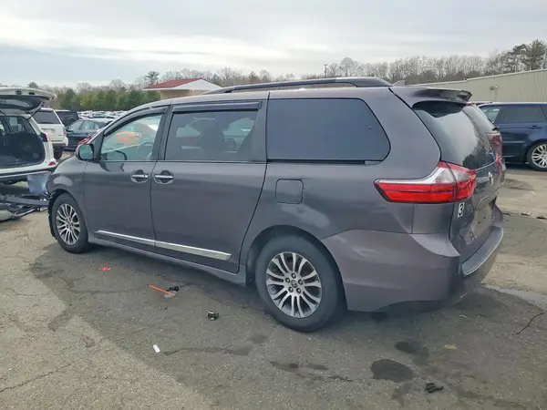 5TDYZ3DC9LS062075 2020 TOYOTA SIENNA - Image 2