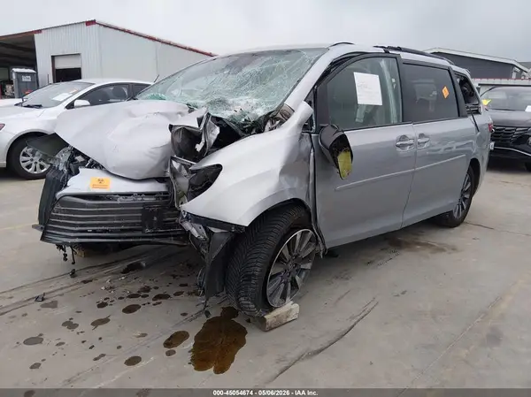5TDYZ3DC9LS077644 2020 TOYOTA SIENNA - Image 2