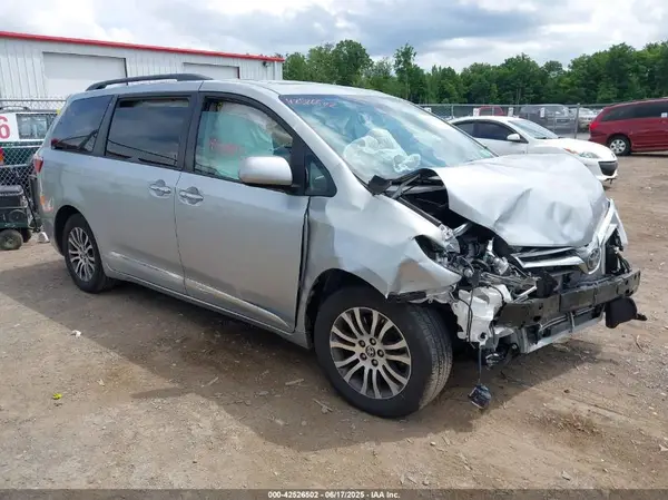 5TDYZ3DC9LS080706 2020 TOYOTA SIENNA - Image 1