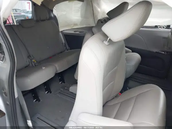 5TDYZ3DC9LS080706 2020 TOYOTA SIENNA - Image 8