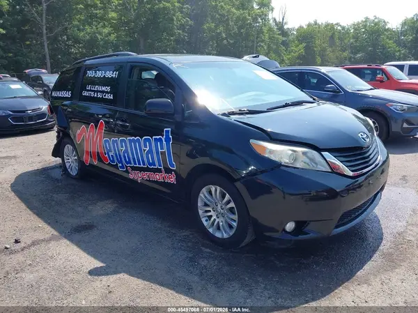 5TDYZ3DCXHS768818 2017 TOYOTA SIENNA - Image 1