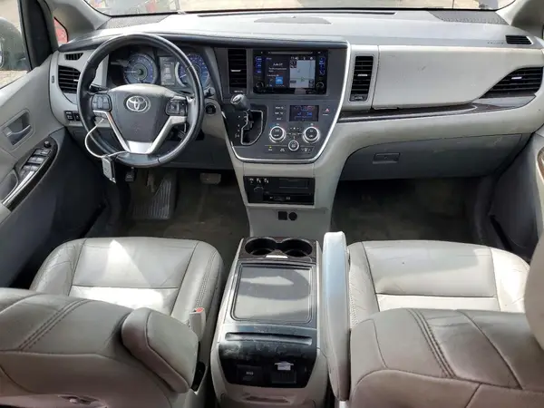 5TDYZ3DCXHS773498 2017 TOYOTA SIENNA - Image 8