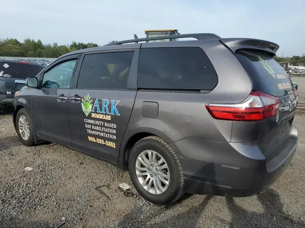 5TDYZ3DCXHS778099 2017 TOYOTA SIENNA - Image 2