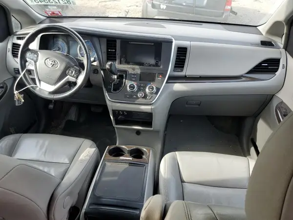 5TDYZ3DCXHS778099 2017 TOYOTA SIENNA - Image 8