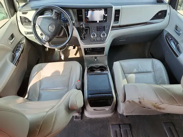 5TDYZ3DCXHS778474 2017 TOYOTA SIENNA - Image 8