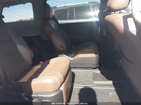5TDYZ3DCXHS779396 2017 TOYOTA SIENNA - Image 8