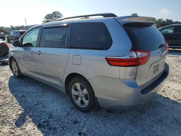 5TDYZ3DCXHS779737 2017 TOYOTA SIENNA - Image 2
