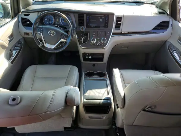 5TDYZ3DCXHS779737 2017 TOYOTA SIENNA - Image 8